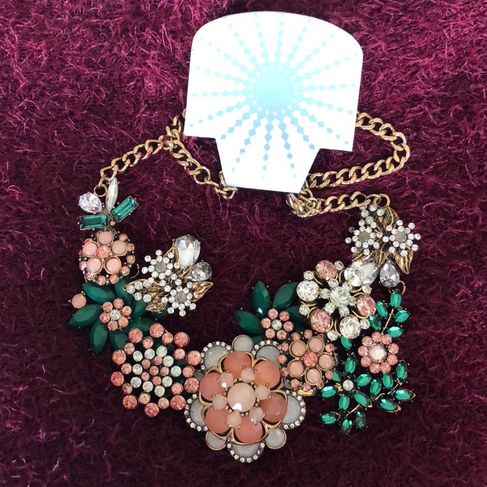 ModCloth Jeweled Statement Neclace - Picture 3 of 3